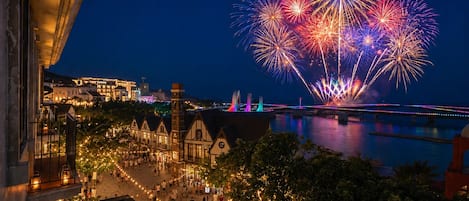 Balcony Suite Firework Ocean | Balcony view