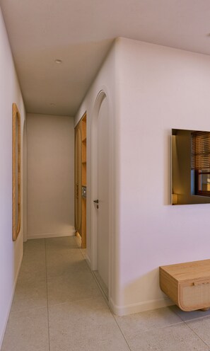 Habitación Deluxe con 1 cama matrimonial o 2 individuales, vista a la ciudad | Escritorio, espacio para trabajar con laptop y cortinas blackout 