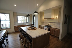 Microwave, oven, stovetop, dishwasher - Amazing 6-bedroom Lakefront Home in Cassopolis, MI (Cassopolis)