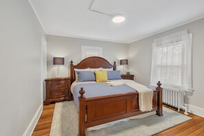 3 bedrooms, iron/ironing board, travel cot, WiFi - The Game House Arcade – West Hartford (West Hartford)