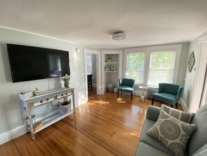 Smart TV - Historic Condo in Downtown Camden, steps to Harbor (Camden)