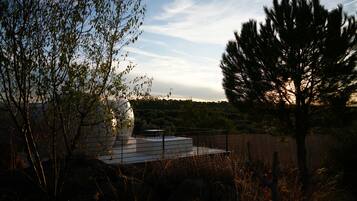 Vista frontal de la propiedad