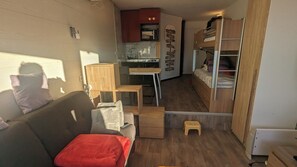 Smart TV, books, stereo - Studio close to amenities (avoriaz)