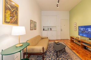 Living area - Spacious and comfortable on Copacabana Beach (Rio de Janeiro)