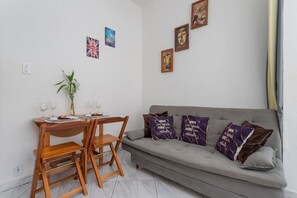 Living area - Practical and Comfortable — Copacabana Central (Rio de Janeiro)