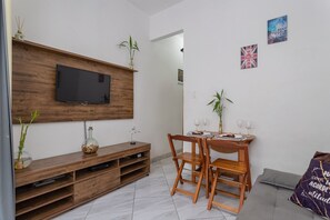 Living area - Practical and Comfortable — Copacabana Central (Rio de Janeiro)
