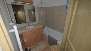 Douche, séchoir à cheveux