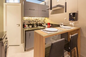 Private kitchen - Your Home in Ipanema – Just Steps from the Beach (Rio de Janeiro)