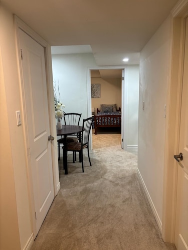 Vee’s Cozy Basement Getaway