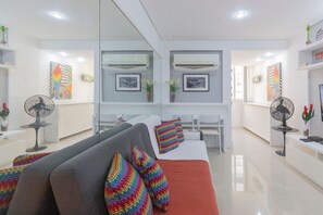 TV - Modern in Copacabana, Close to the Beach (Rio de Janeiro)