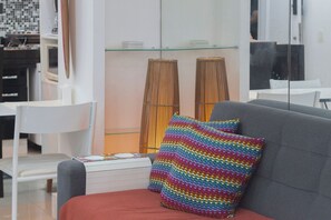 TV - Modern in Copacabana, Close to the Beach (Rio de Janeiro)