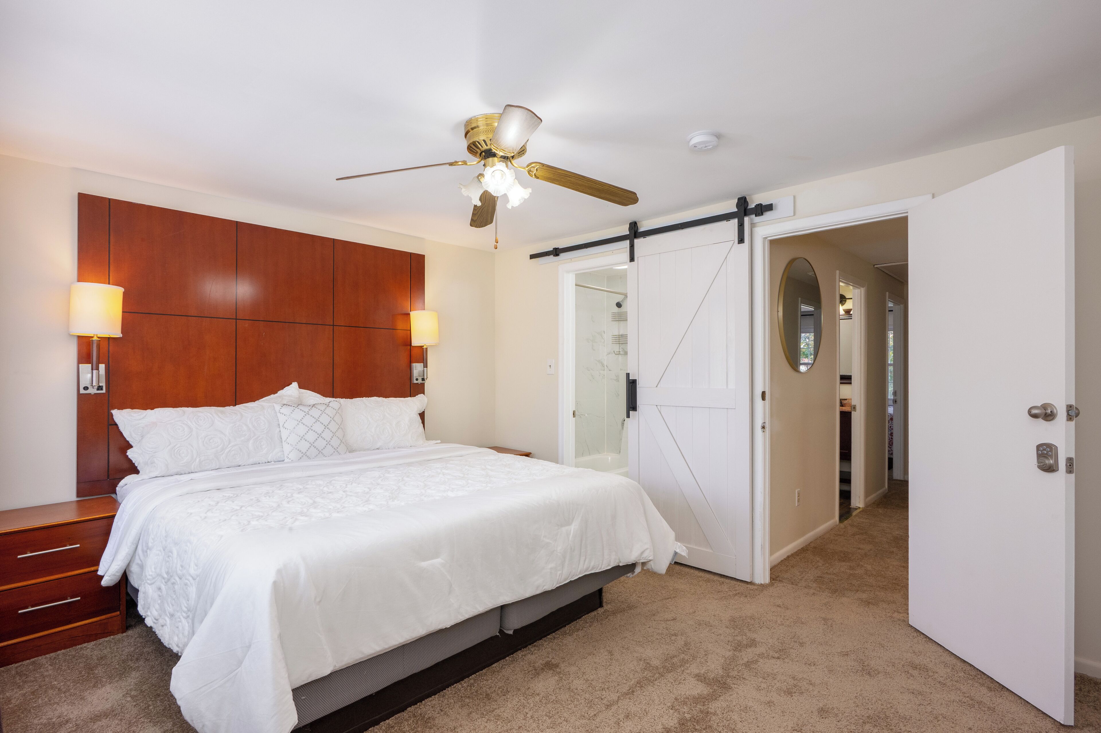 4 chambres, fer et planche à repasser, Wi-Fi, draps fournis