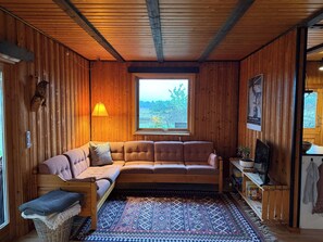 TV, offices - Coastal Family Retreat - 150M to the Beach (Gørlev)