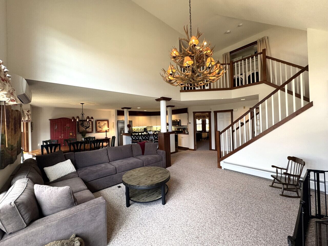 TV, fireplace, offices