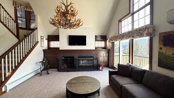 TV, fireplace, offices