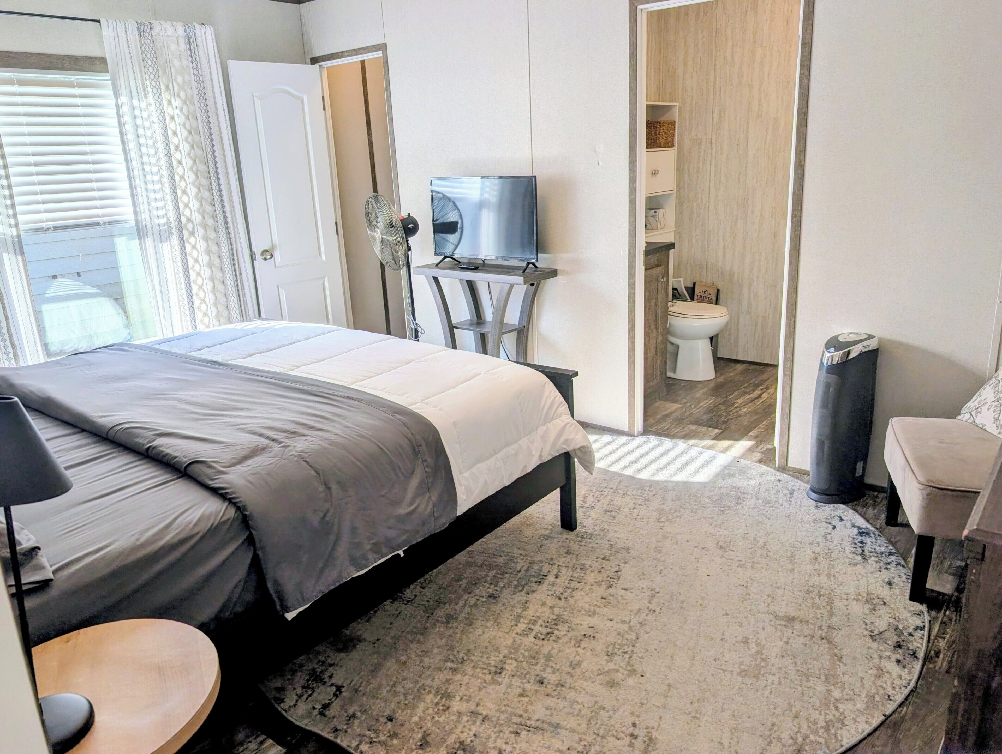 2 bedrooms, iron/ironing board, free WiFi, bed sheets