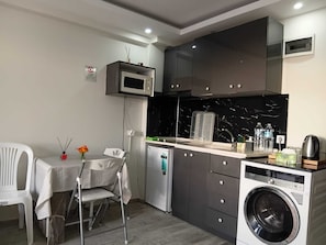 Deluxe Family Suite | Eigene Küche | Mikrowelle, Herdplatte, Wasserkocher, Hochstuhl