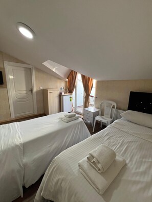 Phòng 2 giường đơn Deluxe, quang cảnh thành phố | Bộ trải giường bằng vải cotton Ai Cập, bộ đồ giường cao cấp 