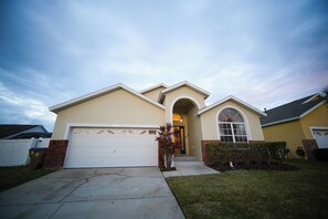 Exterior - THE MAGIC MEMORY CREEK is the perfect place to create unforgettable memories! (Kissimmee)