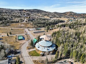 Exterior - Timbernest Retreat – Spacious Multi-Level Condo Near Both Lifts (Brian Head)