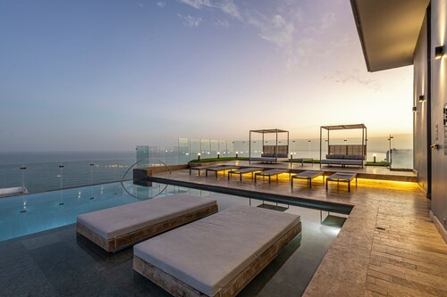 NEW Apartment, best rooftop pool view, Cartagena