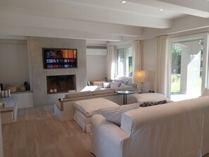 Interior - Camogli House, Pinamar Argentina, 1 block from the sea (Pinamar)