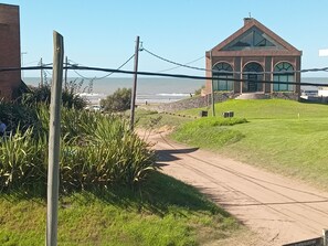 Property grounds - Camogli House, Pinamar Argentina, 1 block from the sea (Pinamar)