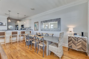 Dining - Hightide Oasis is a bright, coastal getaway short walk to the beach. (Carolina Beach)