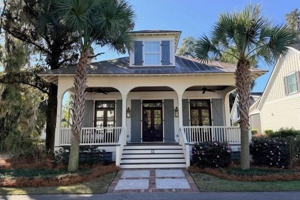 Street view of the main house - Walkable to everything!