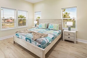 5 bedrooms, iron/ironing board, WiFi, bed sheets