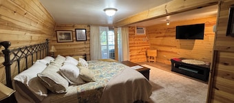 Rustic Lakefront Retreat