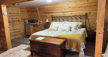 Rustic Lakefront Retreat