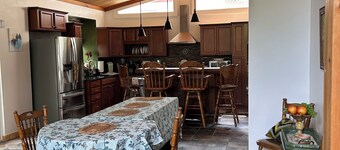 Rustic Lakefront Retreat
