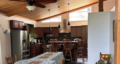 Rustic Lakefront Retreat