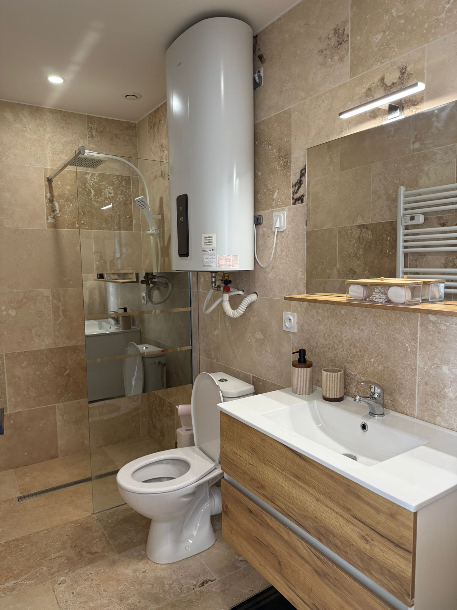 Håndklær og toalettpapir