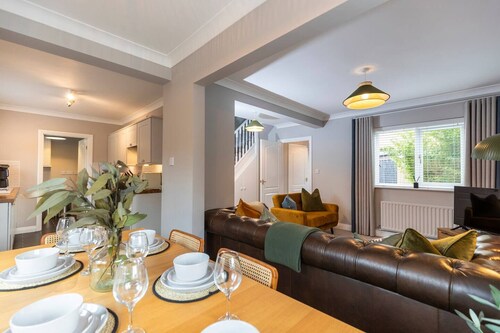 Pass the Keys | 4-Bed Home with Garden & Parking | Near Durham