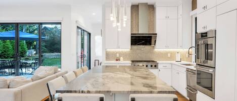 Microwave, oven, stovetop, coffee/tea maker