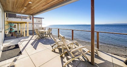 Beautiful Beach Waterfront on vibrant Alki Beach in West Seattle