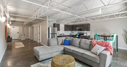 Relax & Recharge 1br Downtown Loft w Private Patio