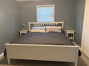 2 habitaciones, tabla de planchar con plancha, wifi y ropa de cama 