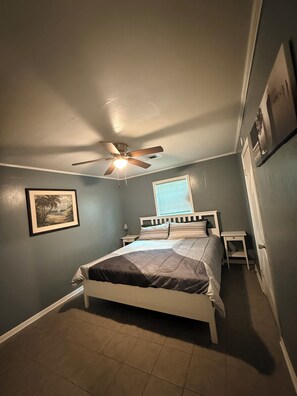 2 bedrooms, iron/ironing board, WiFi, bed sheets