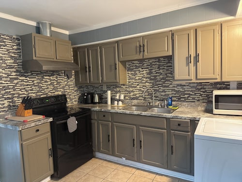 Tranquil 2-bedroom house with AC in charming Blytheville