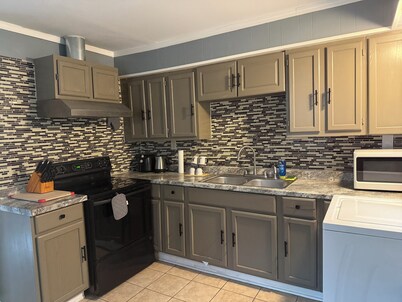 Tranquil 2-bedroom house with AC in charming Blytheville