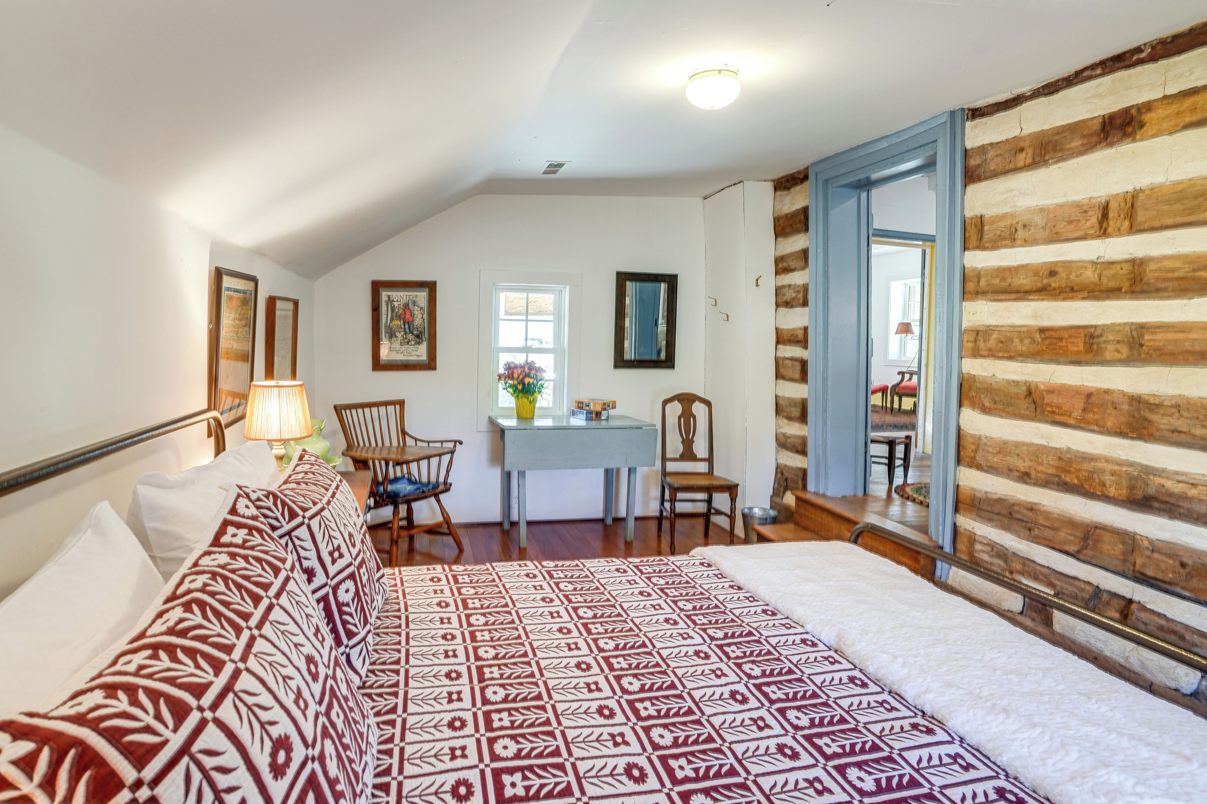 2 bedrooms, internet, bed sheets