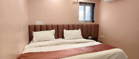 Deluxe Double Room | Free WiFi