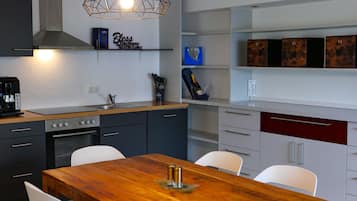 Frigorífic, forn, placa de cuina i rentaplats