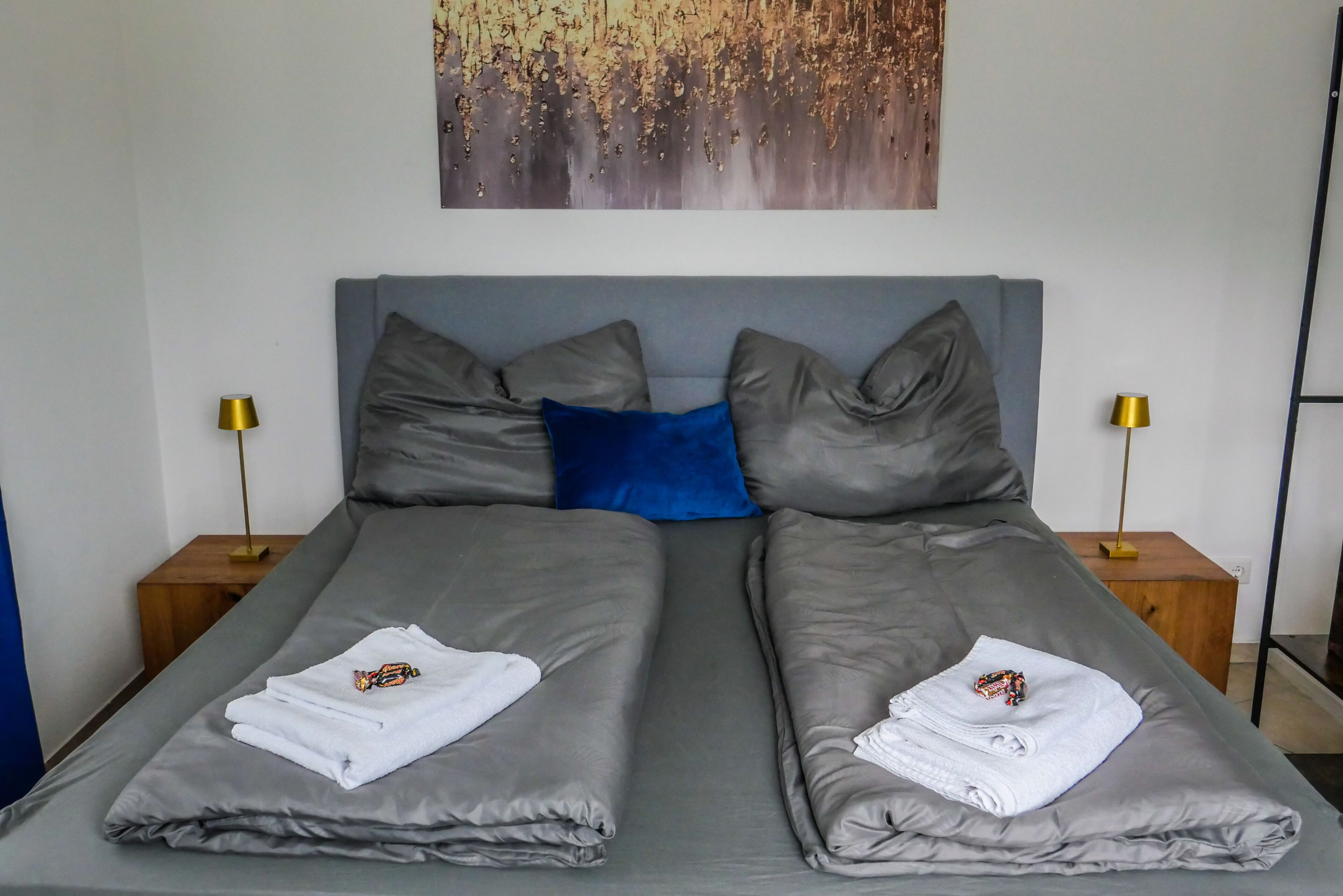 Schreibtisch, Bügeleisen/Bügelbrett, kostenloses WLAN, Bettwäsche