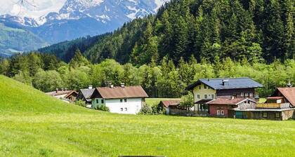 Mountain view apartment with sauna – near Salzburg, Dachstein, Hallstatt