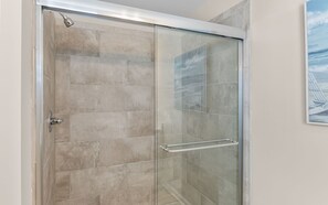 Shower, hair dryer, towels, soap - Ocean View Oasis -Brand New Modern Coastal Getaway (Norfolk)