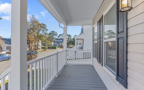 Terrace/patio - Ocean View Oasis -Brand New Modern Coastal Getaway (Norfolk)